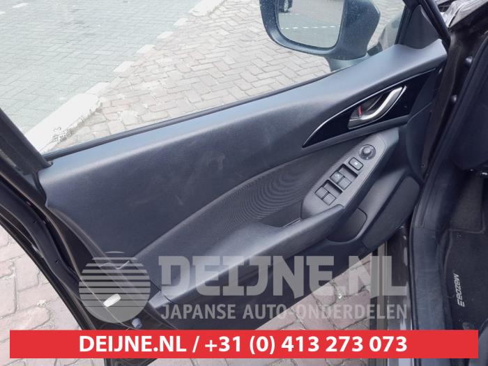 Mazda 3 2.0 SkyActiv-G 16V Sloopvoertuig (2014, Bruin)