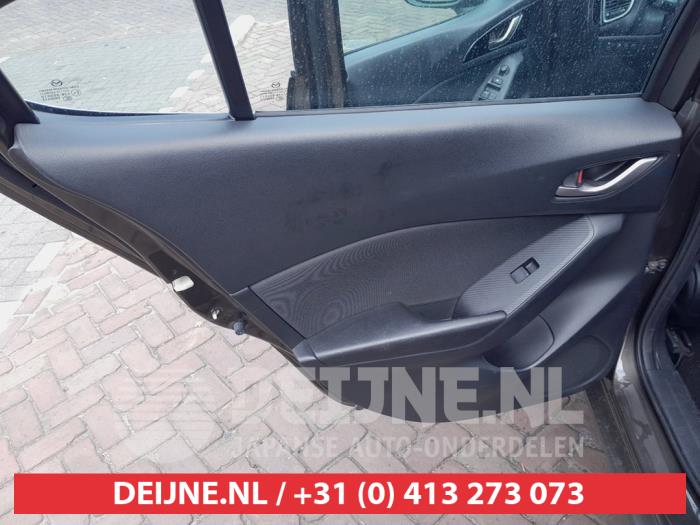 Mazda 3 2.0 SkyActiv-G 16V Sloopvoertuig (2014, Bruin)