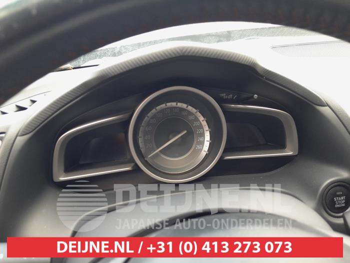 Mazda 3 2.0 SkyActiv-G 16V Sloopvoertuig (2014, Bruin)