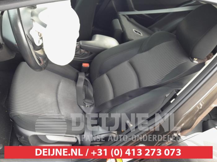 Mazda 3 2.0 SkyActiv-G 16V Sloopvoertuig (2014, Bruin)
