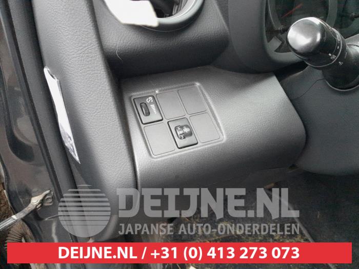 Toyota RAV4 2.0 16V VVT-i 4x4 Sloopvoertuig (2006, Donker, Grijs)