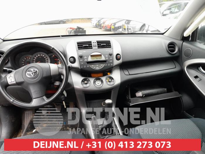 Toyota RAV4 2.0 16V VVT-i 4x4 Sloopvoertuig (2006, Donker, Grijs)