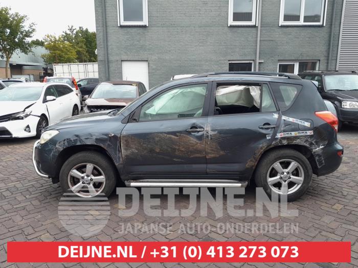 Toyota RAV4 2.0 16V VVT-i 4x4 Sloopvoertuig (2006, Donker, Grijs)