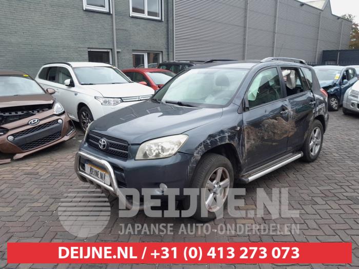 Toyota RAV4 2.0 16V VVT-i 4x4 Sloopvoertuig (2006, Donker, Grijs)