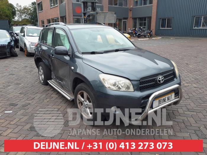 Toyota RAV4 2.0 16V VVT-i 4x4 Sloopvoertuig (2006, Donker, Grijs)