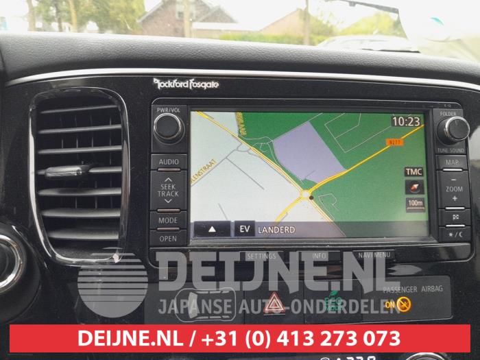 Mitsubishi Outlander 2.0 16V PHEV 4x4 Sloopvoertuig (2015, Zwart)