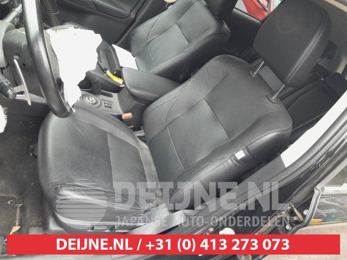 Mitsubishi Outlander 2.0 16V PHEV 4x4 Sloopvoertuig (2015, Zwart)