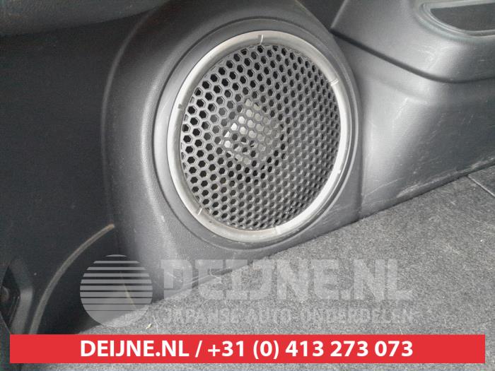 Mitsubishi Outlander 2.0 16V PHEV 4x4 Sloopvoertuig (2015, Zwart)