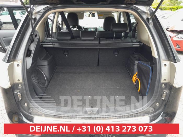 Mitsubishi Outlander 2.0 16V PHEV 4x4 Sloopvoertuig (2015, Zwart)