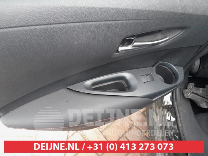 Toyota Corolla 1.8 16V Hybrid Sloopvoertuig (2021, Zwart)