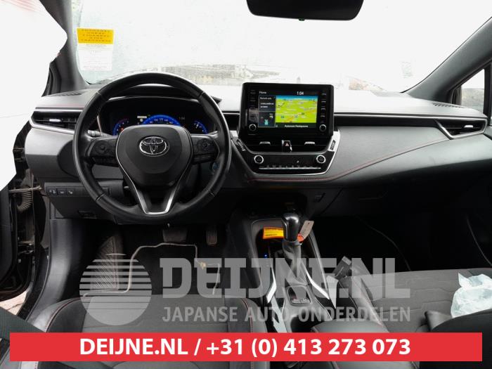 Toyota Corolla 1.8 16V Hybrid Sloopvoertuig (2021, Zwart)