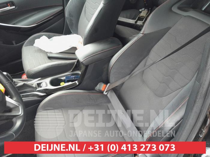 Toyota Corolla 1.8 16V Hybrid Sloopvoertuig (2021, Zwart)