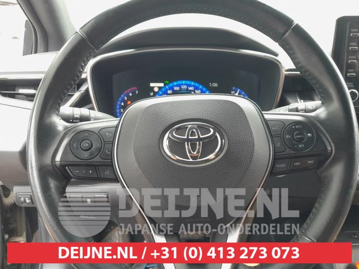 Toyota Corolla 1.8 16V Hybrid Sloopvoertuig (2021, Zwart)