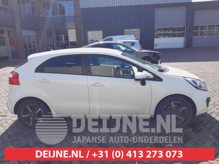 Kia Rio III 1.2 CVVT 16V Sloopvoertuig (2013, Wit)