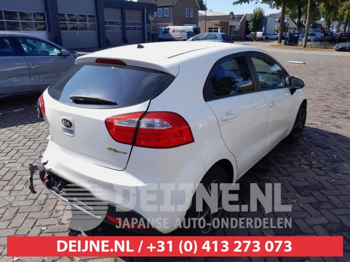 Kia Rio III 1.2 CVVT 16V Sloopvoertuig (2013, Wit)