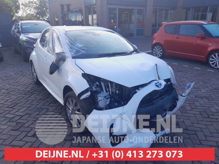Toyota Yaris IV 1.5 12V Hybrid 115 Sloopvoertuig (2023, Wit)