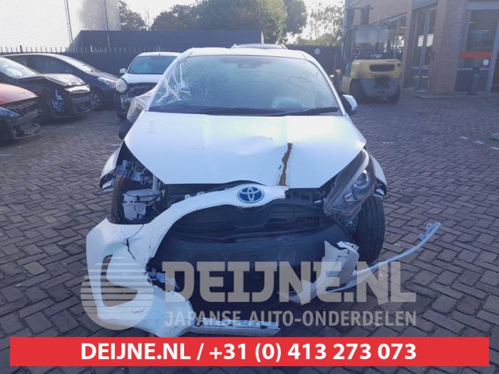 Toyota Yaris IV 1.5 12V Hybrid 115 Sloopvoertuig (2023, Wit)