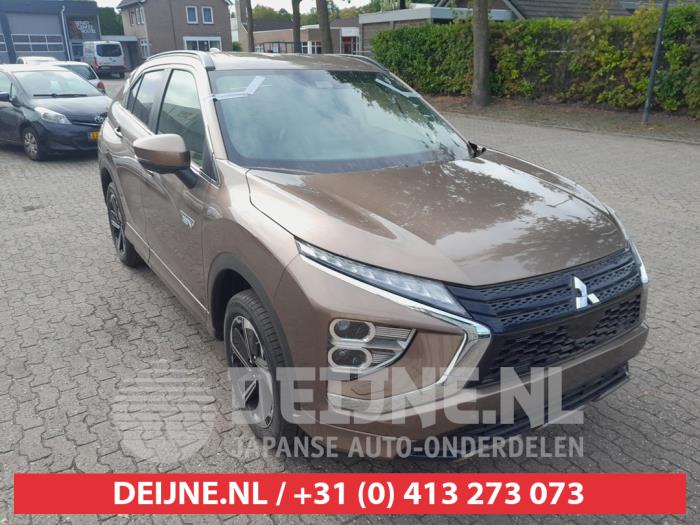 Mitsubishi Eclipse Cross 2.4 16V PHEV 4x4 Sloopvoertuig (2023, Bruin)