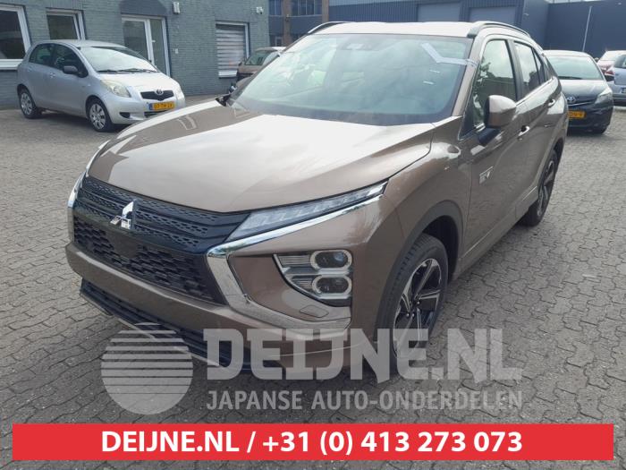 Mitsubishi Eclipse Cross 2.4 16V PHEV 4x4 Sloopvoertuig (2023, Bruin)