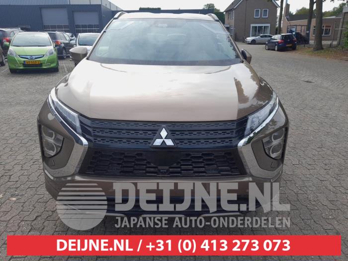 Mitsubishi Eclipse Cross 2.4 16V PHEV 4x4 Sloopvoertuig (2023, Bruin)