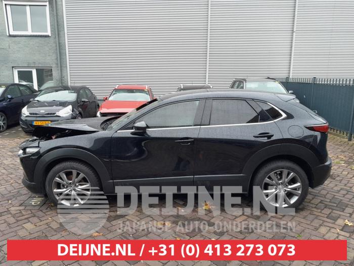 Mazda CX-30 2.0 e-SkyActiv-G 122 16V Schadevoertuig (2021, Zwart)