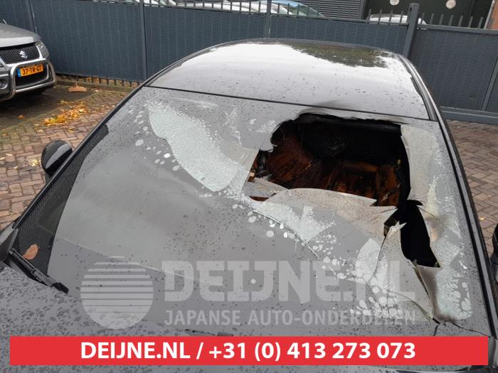 Mazda CX-30 2.0 e-SkyActiv-G 122 16V Schadevoertuig (2021, Zwart)