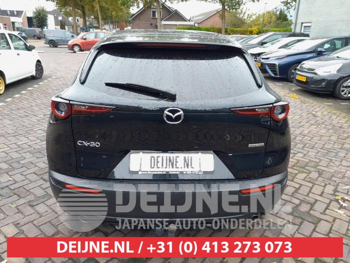 Mazda CX-30 2.0 e-SkyActiv-G 122 16V Schadevoertuig (2021, Zwart)