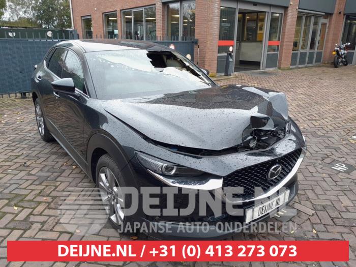 Mazda CX-30 2.0 e-SkyActiv-G 122 16V Schadevoertuig (2021, Zwart)