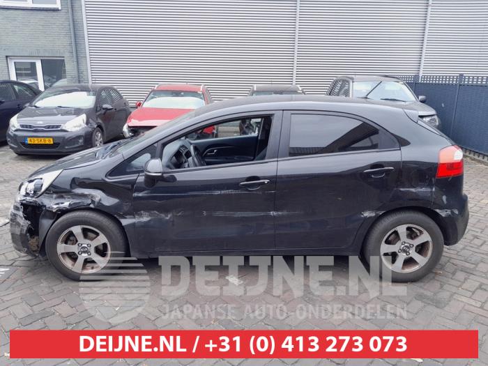 Kia Rio III 1.2 CVVT 16V Schadevoertuig (2012, Zwart)