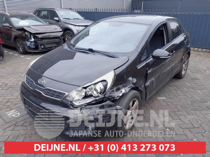 Kia Rio III 1.2 CVVT 16V Schadevoertuig (2012, Zwart)