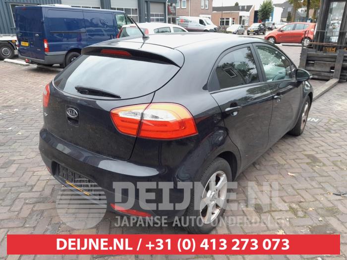 Kia Rio III 1.2 CVVT 16V Schadevoertuig (2012, Zwart)