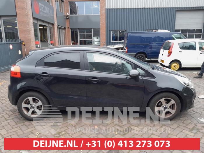 Kia Rio III 1.2 CVVT 16V Schadevoertuig (2012, Zwart)