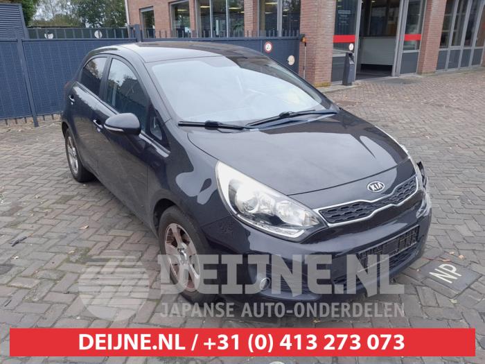 Kia Rio III 1.2 CVVT 16V Schadevoertuig (2012, Zwart)