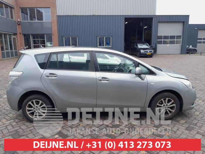 Toyota Verso 1.8 16V VVT-i Sloopvoertuig (2011, Grijs)