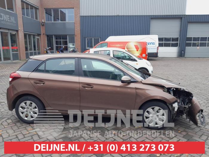 Hyundai i20 1.1 CRDi VGT 12V Sloopvoertuig (2018, Bruin)