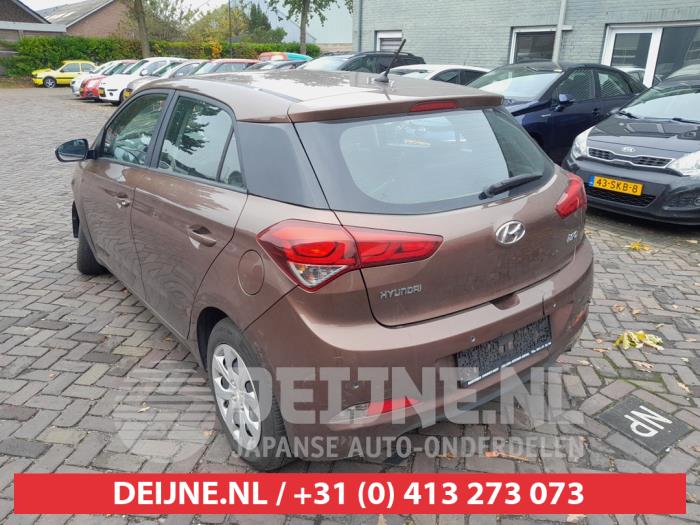 Hyundai i20 1.1 CRDi VGT 12V Sloopvoertuig (2018, Bruin)