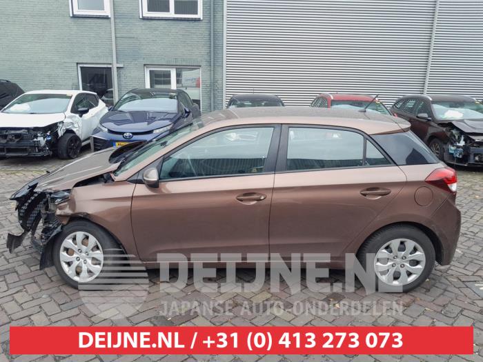 Hyundai i20 1.1 CRDi VGT 12V Sloopvoertuig (2018, Bruin)