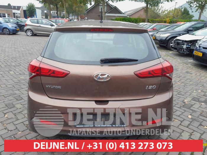 Hyundai i20 1.1 CRDi VGT 12V Sloopvoertuig (2018, Bruin)