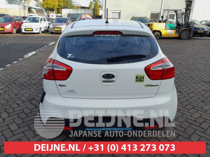Kia Rio III 1.2 CVVT 16V Sloopvoertuig (2012, Wit)