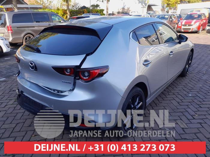 Mazda 3 Sport 2.0 SkyActiv-X M Hybrid 16V Sloopvoertuig (2022, Grijs)