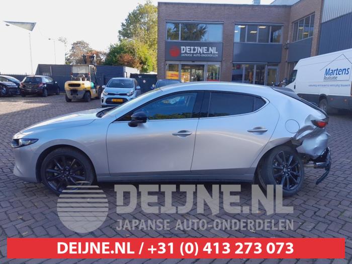 Mazda 3 Sport 2.0 SkyActiv-X M Hybrid 16V Sloopvoertuig (2022, Grijs)