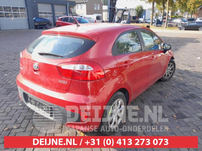 Kia Rio III 1.2 CVVT 16V Sloopvoertuig (2015, Rood)
