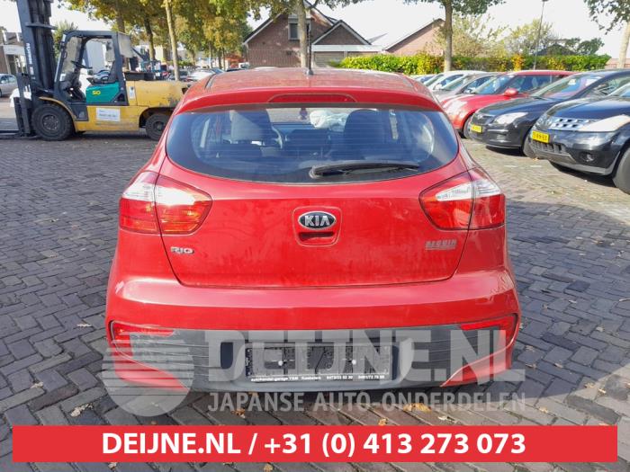 Kia Rio III 1.2 CVVT 16V Sloopvoertuig (2015, Rood)