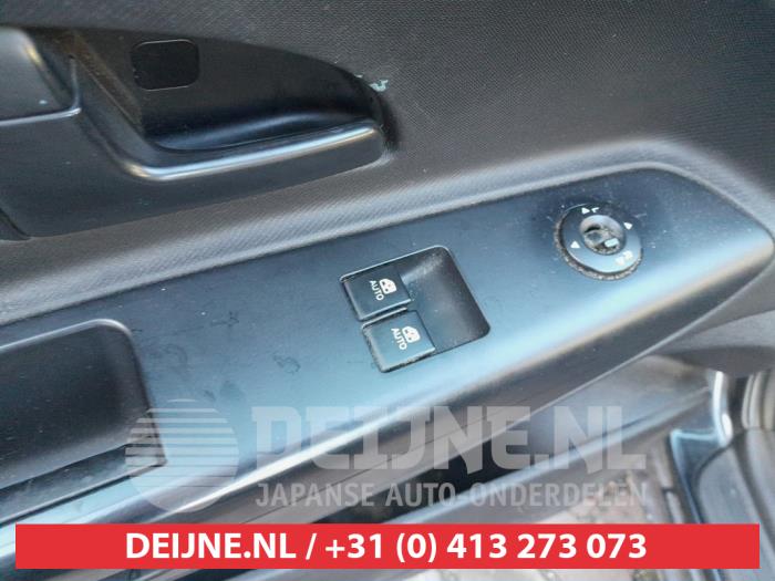 Kia Cee'd Sporty Wagon 1.4 16V Sloopvoertuig (2010, Zwart)