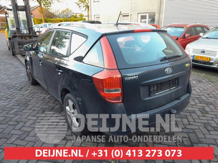 Kia Cee'd Sporty Wagon 1.4 16V Sloopvoertuig (2010, Zwart)