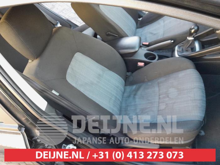 Kia Cee'd Sporty Wagon 1.4 16V Sloopvoertuig (2010, Zwart)