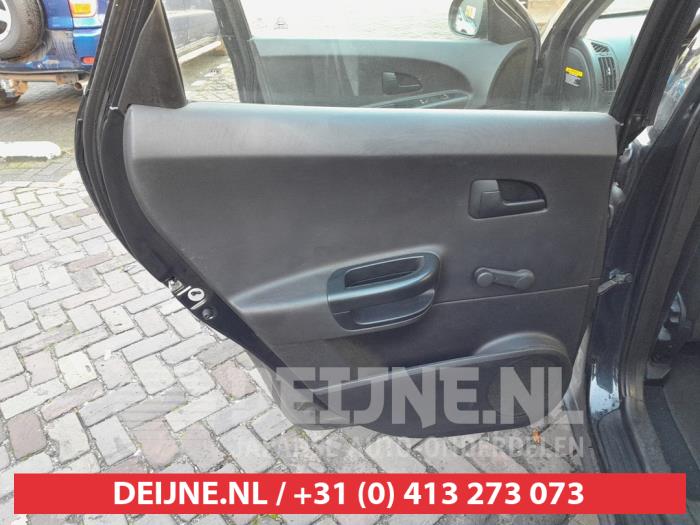 Kia Cee'd Sporty Wagon 1.4 16V Sloopvoertuig (2010, Zwart)