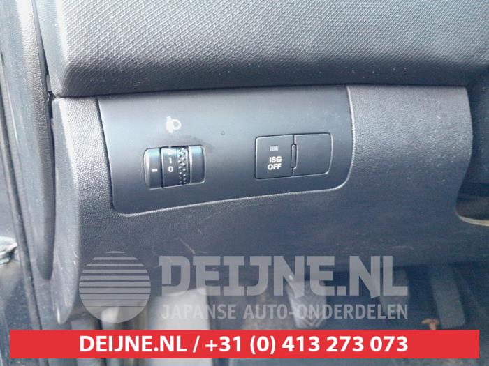 Kia Cee'd Sporty Wagon 1.4 16V Sloopvoertuig (2010, Zwart)