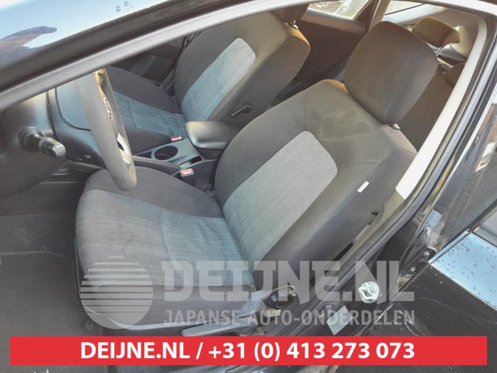 Kia Cee'd Sporty Wagon 1.4 16V Sloopvoertuig (2010, Zwart)