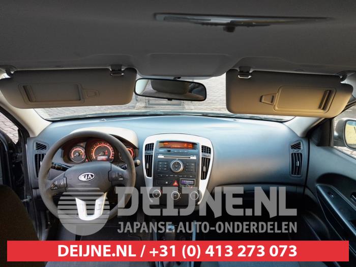 Kia Cee'd Sporty Wagon 1.4 16V Sloopvoertuig (2010, Zwart)